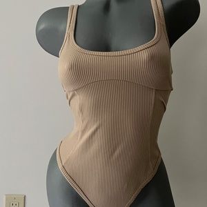 For love and lemons 🍋 bodysuit